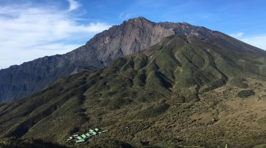 4 days Mount Meru climbing