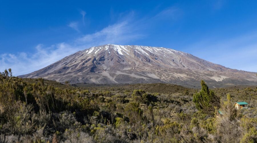 K2 vs Kilimanjaro: Difficulty Comparison – 7 Powerful Facts Every Climber Must Know