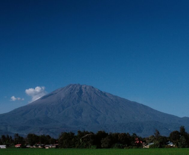 5 Days Mount Meru Ridge & Alpine Traverse Trek