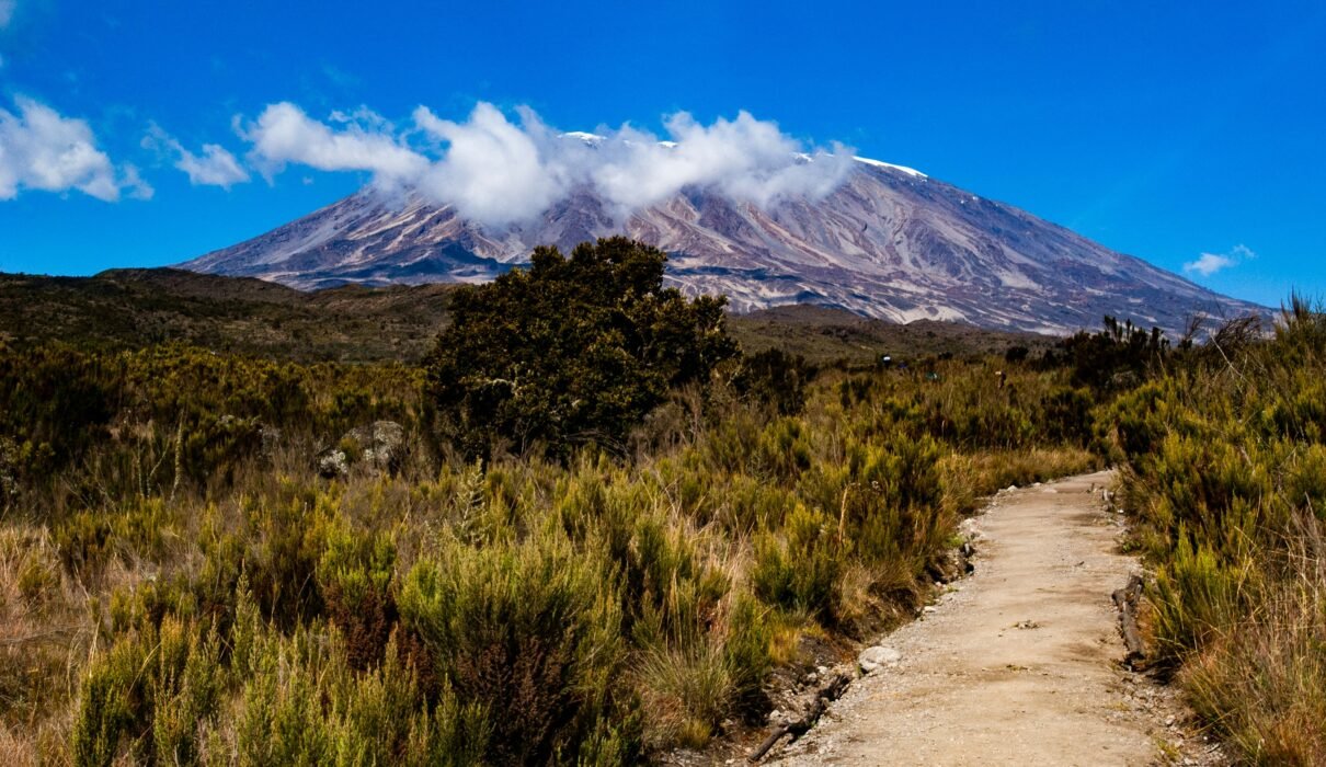 Mount Kilimanjaro Helicopter Crash – Tragic 5 Lives Lost on Africa’s Highest Peak