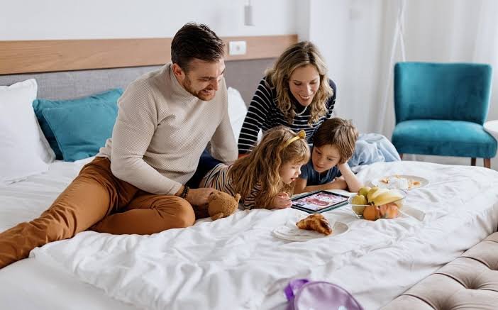 How to Choose the Best Family Safari Camps in Zanzibar and Tanzania: Comfort, Safety, and Fun