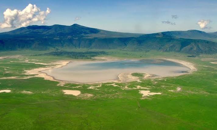 Best 6-Day Tanzania Safari Tour: Tarangire, Serengeti, Ngorongoro Crater & Mto wa Mbu Experience